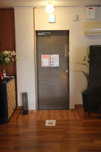 Okinawa Naha Nishi - image 3
