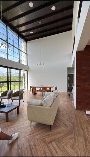 Hermosa casa con piscina privada