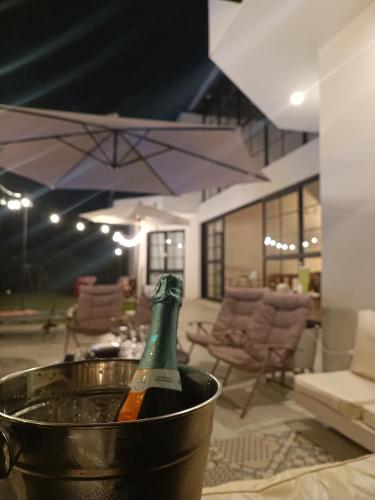 Hermosa casa con piscina privada in Asia District