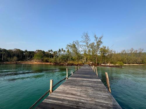 Paradise Sunrise Bungalows – khách sạn tại Cao nguyên tự nhiên Koh Rong