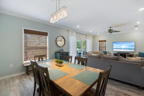 6613 Carlinga Drive By Pkrm - image 3