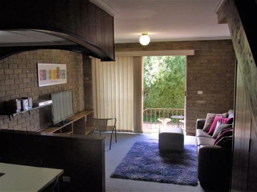. A Furnished Townhouse in Goulburn