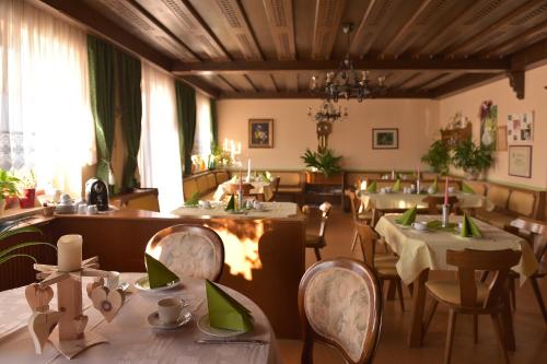 Étterem, Gastehaus Bischof in Schoder