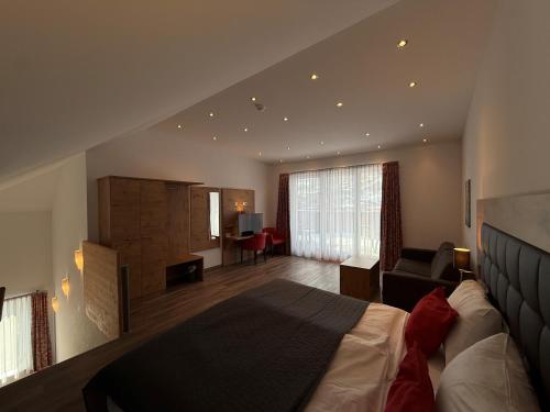 room detail thumbnail 0