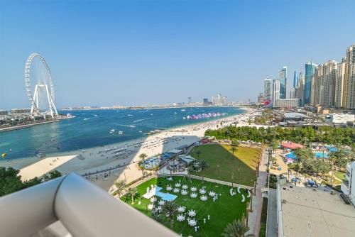 Private Beachfront in JBR sleeps up to 7 Dubai