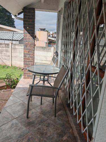 Yakhe self-catering Cozy styled 1 bedroomed in Edenvale