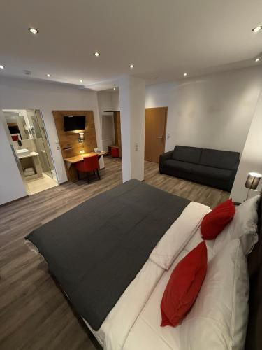 room detail thumbnail 0