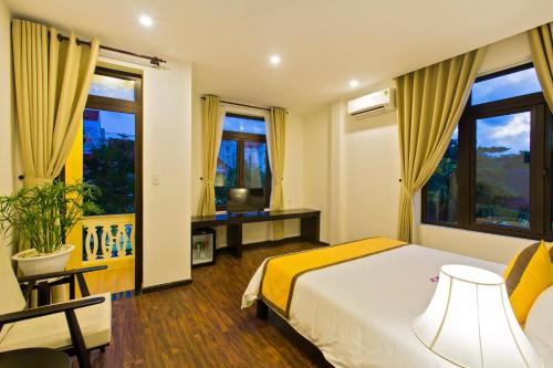 Room, deluxe, grand, balcony