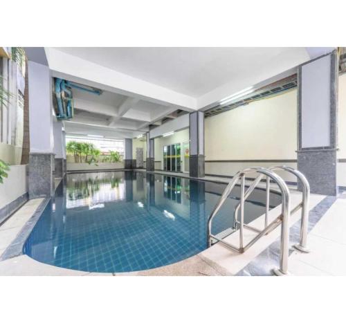 Swimming pool, Sunday South Pattaya in South Pattaya