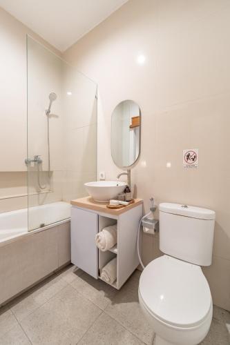 The Hita Apartement - image 5