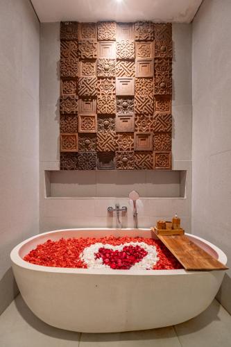 The Hita Apartement - image 3