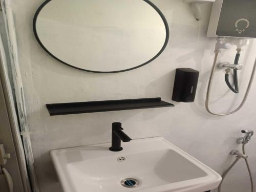 Hotel O J Stay Guesthouse – Jelutong, NY