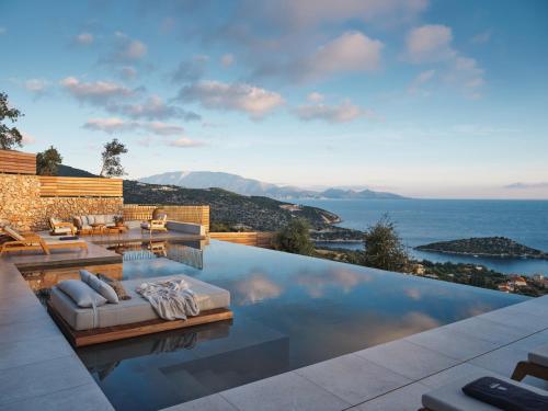 Eliterra Villas, Timeless Serenity & Heated Pool, By ThinkVilla – khách sạn tại Skinari