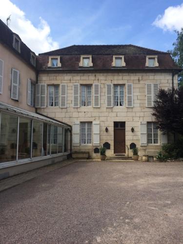 Hôtel des Cymaises - Hôtel - Semur-en-Auxois