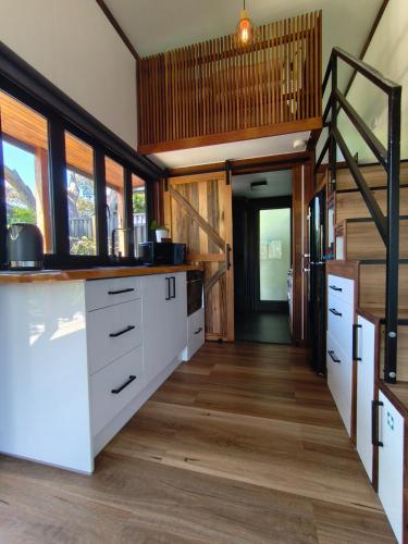 keuken, Tiny House Experience in Phillip Island