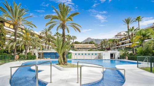 Unique 2 Br Apart in Golden Mile✺ Pool ✺ Parking