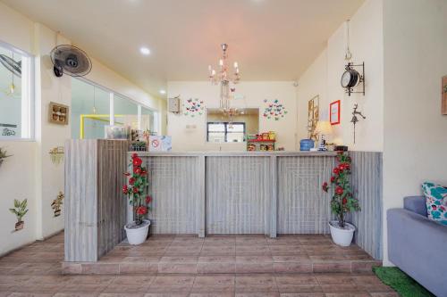 Lobby, OYO 92636 Paris Garden in Kosambi