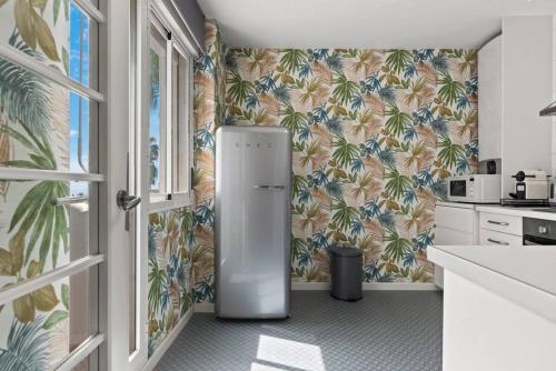Gorgeous 3 Br Apart with Sea Views, Pool - Tap to explore photos