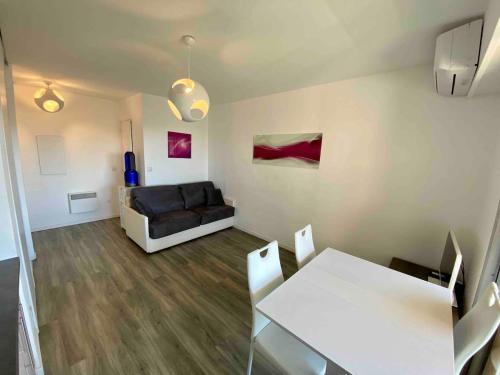 Studio, piscine, Saint-Laurent-du-Var (foto 7)