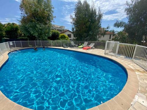 Studio, piscine, Saint-Laurent-du-Var (foto 5)