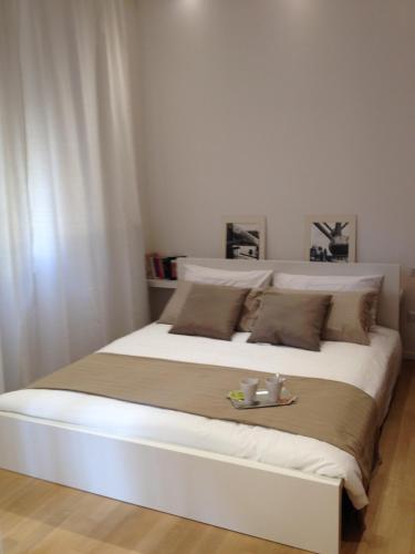 White Apartment in San Giovanni, Rome (photo 11)