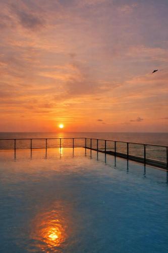 Luxury Seaview Penthouse with Private Balcony in dehiwala – khách sạn tại Bãi biển Mount Lavinia