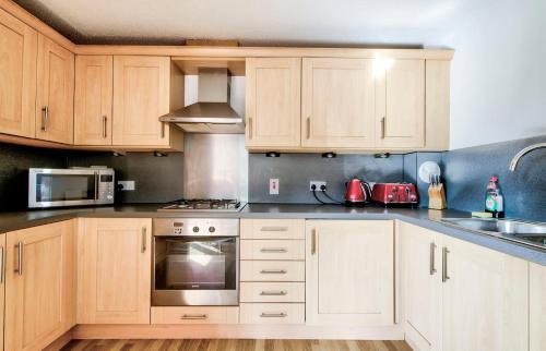 Bright & Modern Flat in Slateford