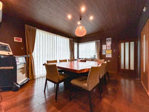 温泉付き 自然に囲まれながら別荘生活を満喫 1棟貸切 湖畔 バーベキュー 長期滞在 ファミーユ伊豆の瞳