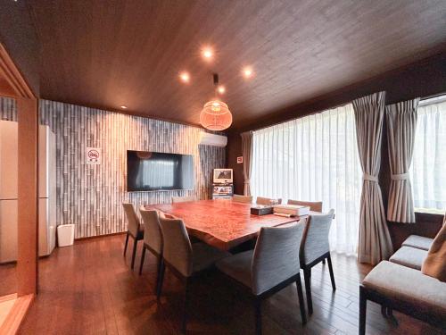 温泉付き 自然に囲まれながら別荘生活を満喫 1棟貸切 湖畔 バーベキュー 長期滞在 ファミーユ伊豆の瞳