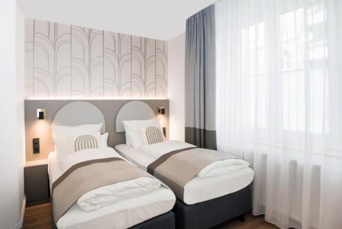 2 twin beds