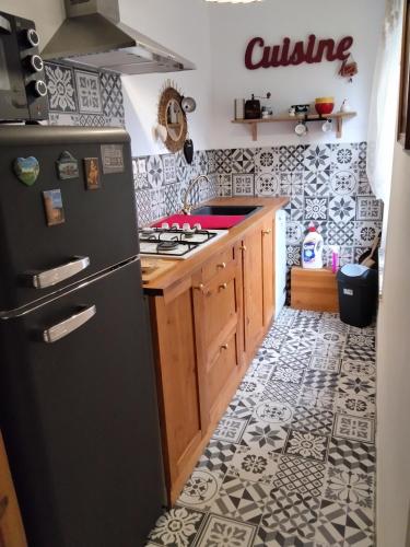 Kitchen, Gite de l'ancienne bergerie in Châtillon-sur-Loire