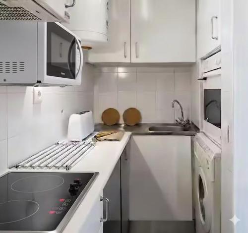 Konyha, Carcavelos Beach&Bike House (view, parking, wi-fi) in Carcavelos