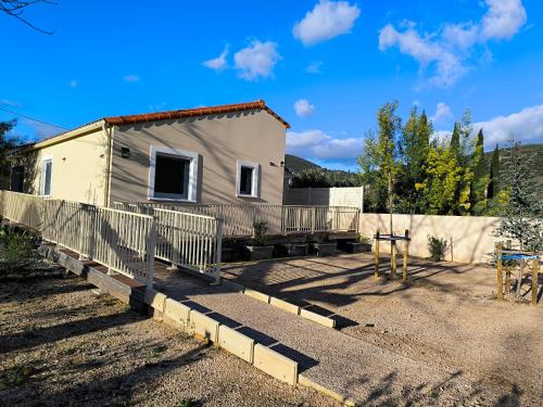 G BOBOLA Cigale et Fourmi gîte à louer Le Pradal