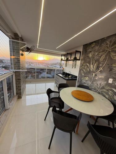 3 bedrooms, 4 beds