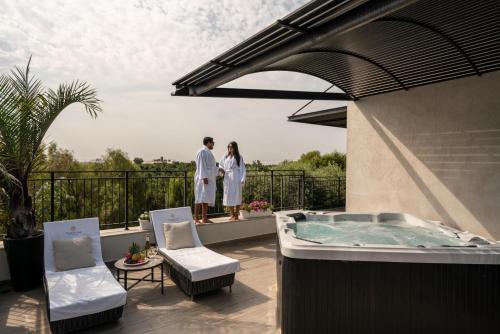 발코니/테라스, Dream Island Spa & Health Resort in 아인 주림