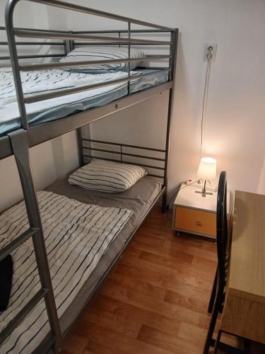 1 bunk bed
