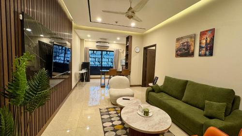 Zeta Luxe Residences by DWT Apartments - image 8