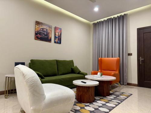Zeta Luxe Residences by DWT Apartments - image 6