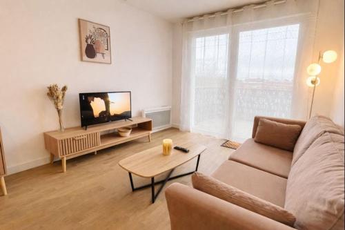 Cozy apartment with balcony 15 minutes from Lille in Faches-Thumesnil