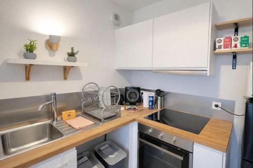 Cozy apartment with balcony 15 minutes from Lille in Faches-Thumesnil