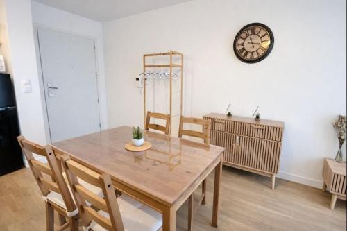 Cozy apartment with balcony 15 minutes from Lille in Faches-Thumesnil