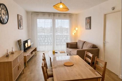 Cozy apartment with balcony 15 minutes from Lille in Faches-Thumesnil