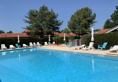 Les Genets Studio & Piscine - Saint-Sever