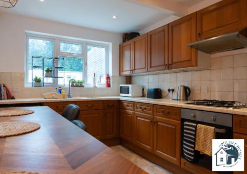 Springfield Place - 3 Bed Stay - Family & Contractor Stay Reading with Parking, Reading (fotografie 4)