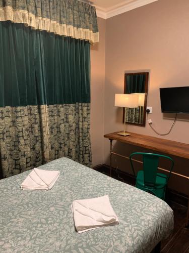 Four Stars Hotel - image 11