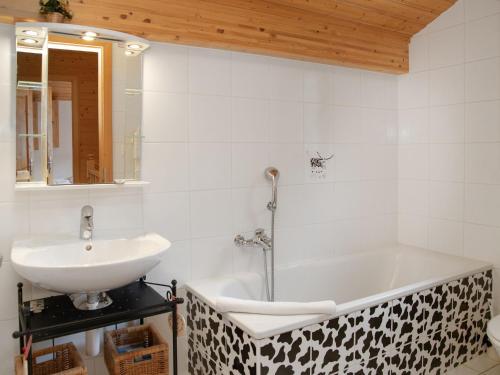 Chalet Escapade By Interhome - Ovronnaz