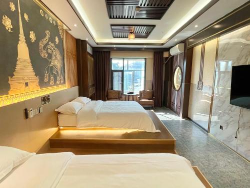 Mangshi Dai Elephant Mansion Hotel in Dehong