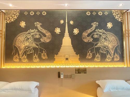 Mangshi Dai Elephant Mansion Hotel in Dehong