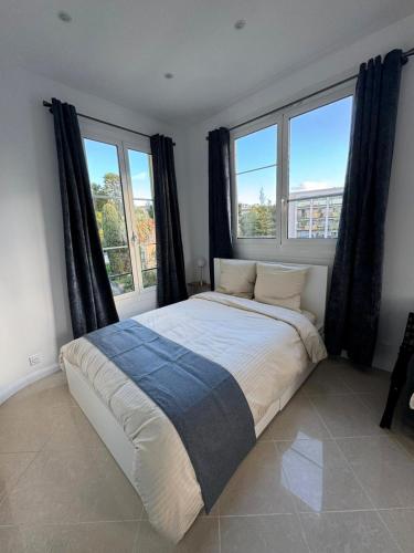 Beachside Art Deco Studio - Direct Tram to Airport