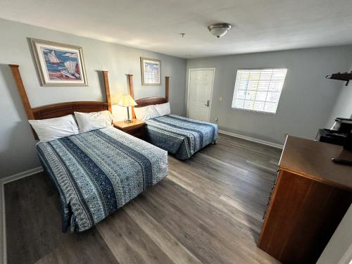 2 double beds